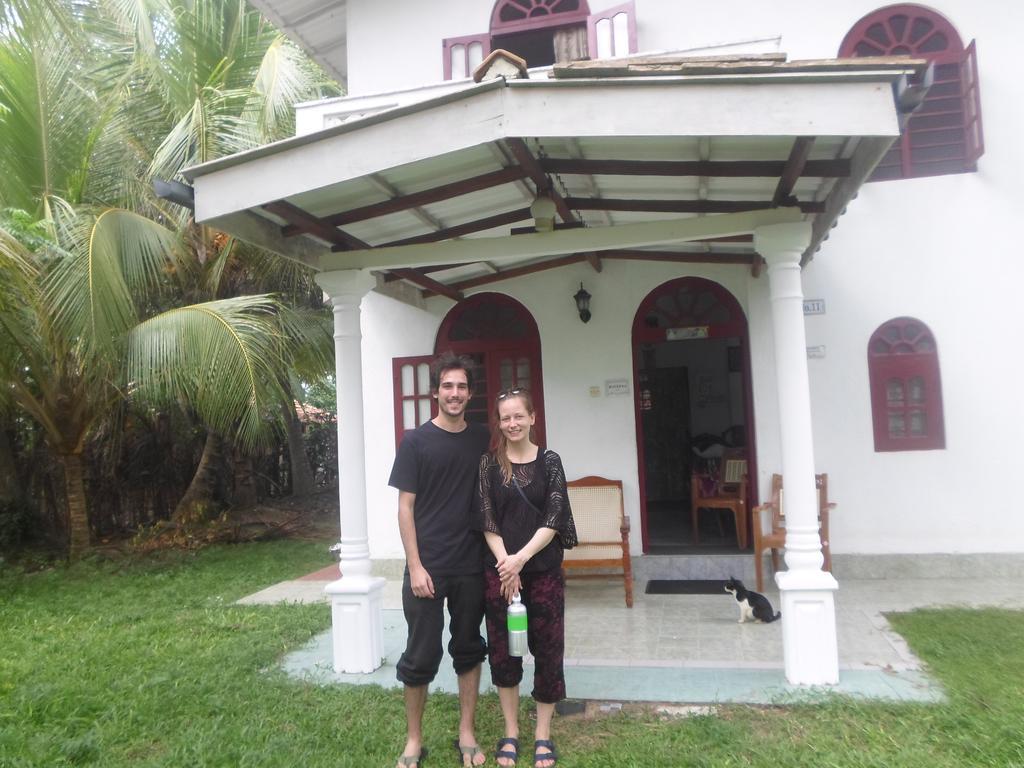 Raj Villa Kumarakanda Хиккадува Экстерьер фото
