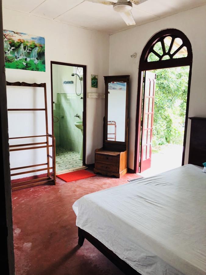 Raj Villa Kumarakanda Хиккадува Экстерьер фото